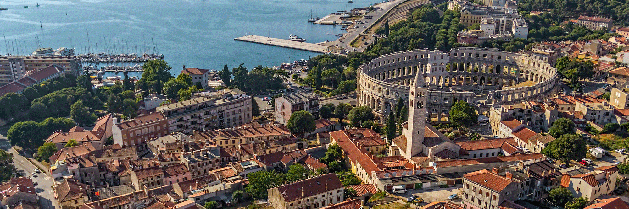 Amfiteatern eller Arena i Pula i Kroatien